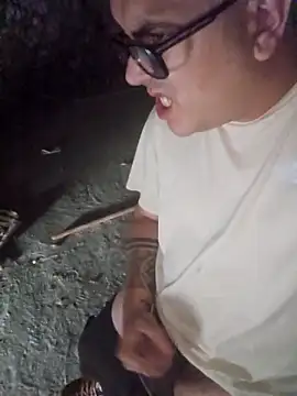 Snapshot of Alex3009 chatting on September 28, 4:56 pm Alex3009 online show from September 28, 4:56 pm