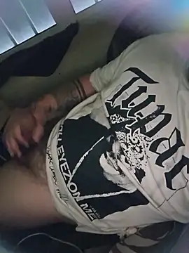 Snapshot of Alex3009 chatting on April 4, 7:50 am Alex3009 online show from April 4, 7:50 am