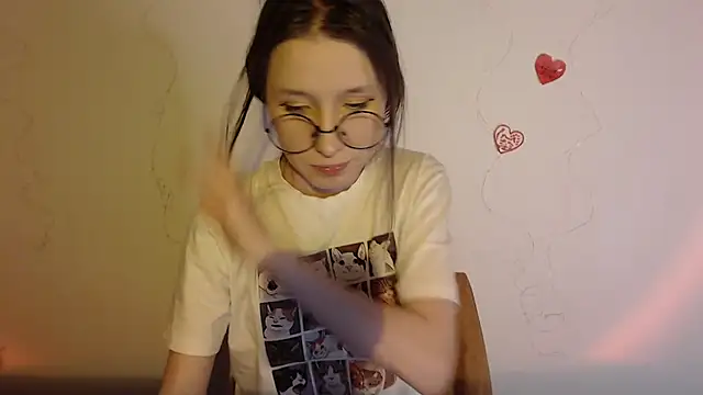 Snapshot of _Hanna_Moon_ chatting on February 16, 10:22 am Hanna Moon online show from February 16, 10:22 am