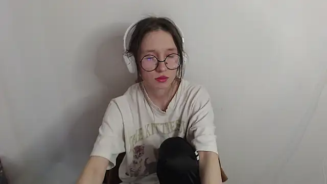 Snapshot of _Hanna_Moon_ chatting on April 10, 7:46 am Hanna Moon online show from April 10, 7:46 am