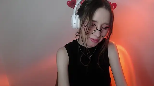 Snapshot of _Hanna_Moon_ chatting on April 30, 10:43 am Hanna Moon online show from April 30, 10:43 am