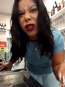 Snapshot of little_susie chatting on October 3, 8:11 am little susie online show from October 3, 8:11 am