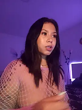 Snapshot of little_susie chatting on November 10, 9:19 am little susie online show from November 10, 9:19 am