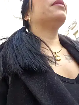 Snapshot of little_susie chatting on December 18, 9:59 am little susie online show from December 18, 9:59 am