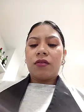 Snapshot of little_susie chatting on December 19, 11:50 am little susie online show from December 19, 11:50 am