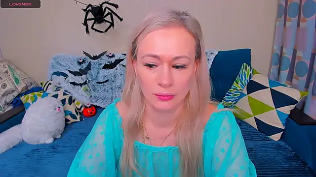 EllenMoore online show from October 31, 3:51 am