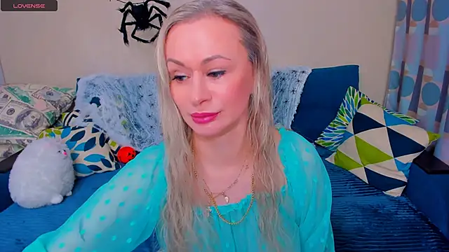 EllenMoore online show from November 2, 3:09 am