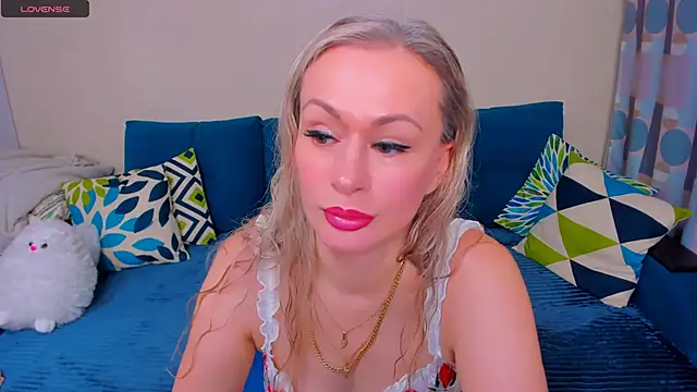 EllenMoore online show from November 5, 3:06 am