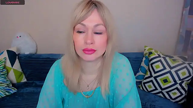 EllenMoore online show from May 2, 3:11 am