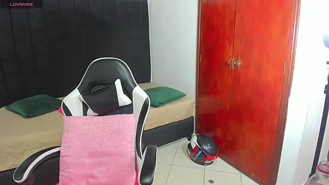 anhtony wayans online show from January 6, 11:51 pm