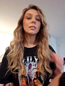 LilyOrion online show from October 23, 5:44 pm