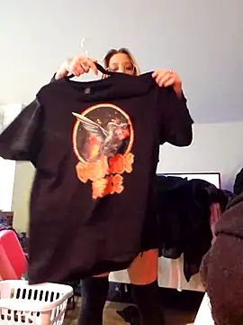 LilyOrion online show from December 5, 2:42 am