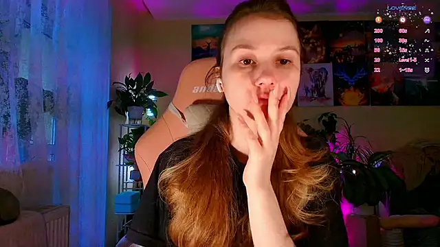 Snapshot of GoodWitch_ chatting on December 23, 7:50 am GoodWitch online show from December 23, 7:50 am