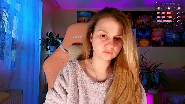 Snapshot of GoodWitch_ chatting on February 2, 9:41 am GoodWitch online show from February 2, 9:41 am