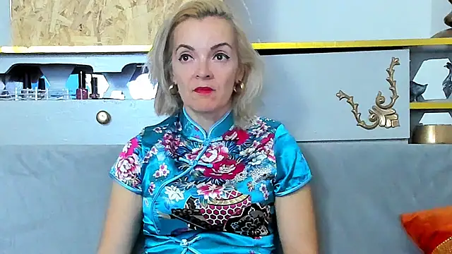 KateConner online show from November 10, 6:51 pm