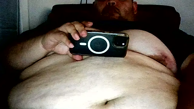 Pantychubs69 online show from May 6, 10:04 pm