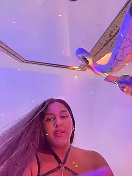 Fancyxlove online show from December 30, 1:25 pm