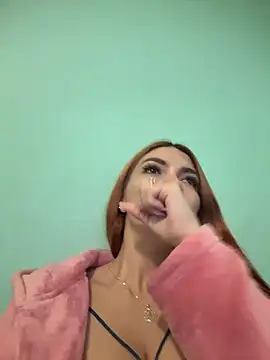 EmilyDash online show from April 1, 4:04 pm