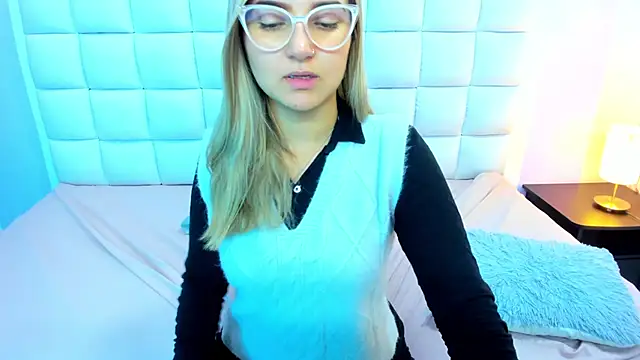 Snapshot of teresasroom_ chatting on October 1, 4:57 pm teresasroom online show from October 1, 4:57 pm