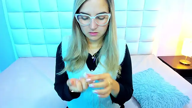 Snapshot of teresasroom_ chatting on October 6, 4:15 pm teresasroom online show from October 6, 4:15 pm