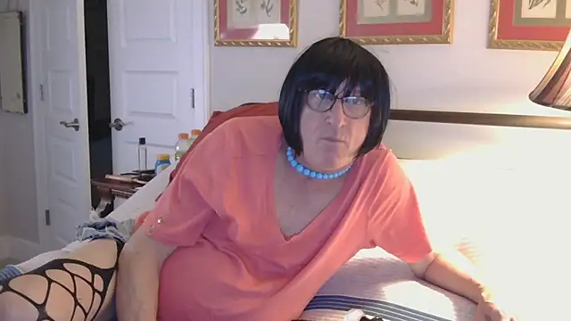 HelloKittyLapDog online show from April 23, 4:14 am