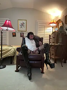 HelloKittyLapDog online show from April 24, 4:15 am