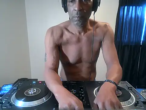 longdick4you8686 online show from February 13, 3:14 pm