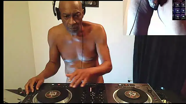 longdick4you8686 online show from February 14, 1:24 am