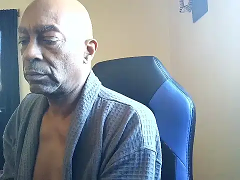 longdick4you8686 online show from March 8, 10:13 pm