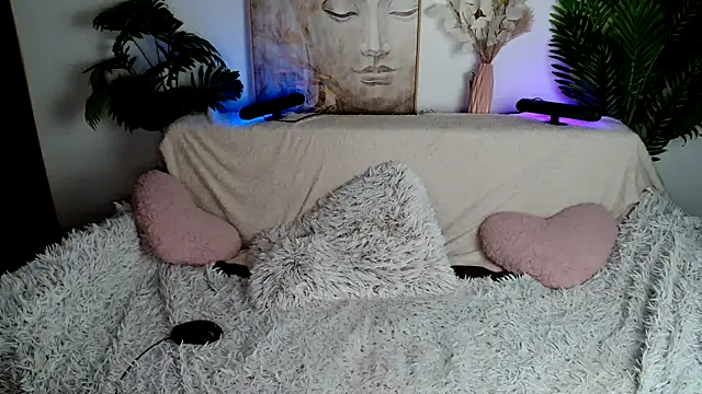 Snapshot of SEXY-GODDESabrina chatting on December 11, 2:09 am SEXY-GODDESabrina online show from December 11, 2:09 am