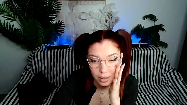 Snapshot of SEXY-GODDESabrina chatting on March 7, 10:54 pm SEXY-GODDESabrina online show from March 7, 10:54 pm