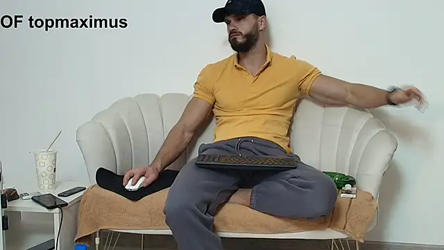 MauroTwin online show from November 20, 6:18 pm