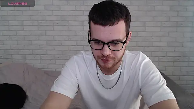 Snapshot of Alexxx_horny chatting on March 21, 8:19 am Alexxx horny online show from March 21, 8:19 am