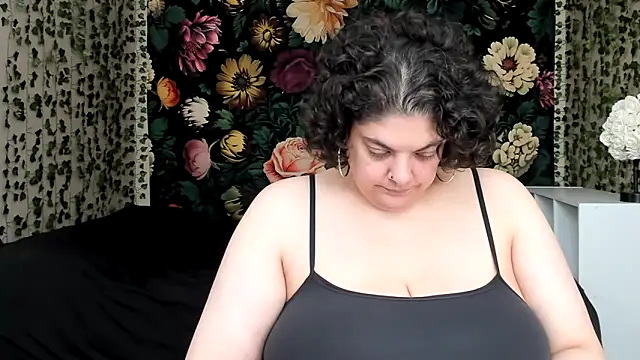 Snapshot of Exotic-Melons chatting on April 16, 7:03 pm Exotic-Melons online show from April 16, 7:03 pm