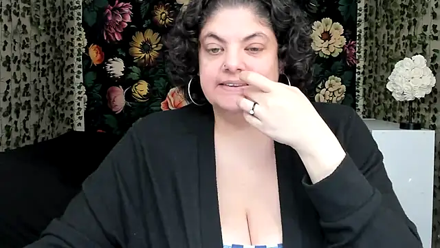 Snapshot of Exotic-Melons chatting on May 3, 8:15 pm Exotic-Melons online show from May 3, 8:15 pm