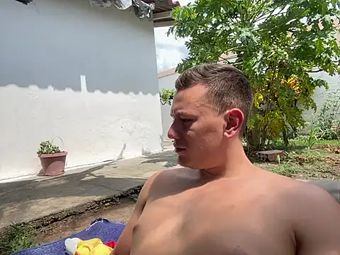 Snapshot of simon_and_david chatting on March 6, 6:16 pm simon and david online show from March 6, 6:16 pm