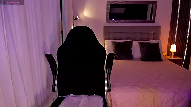 Snapshot of AmyWood chatting on September 22, 8:11 pm AmyWood online show from September 22, 8:11 pm