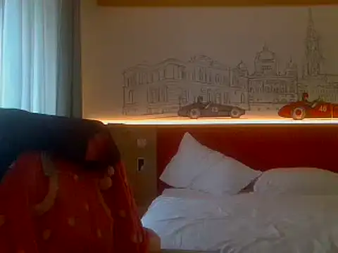 Snapshot of luanadigarda chatting on February 10, 10:53 am luanadigarda online show from February 10, 10:53 am