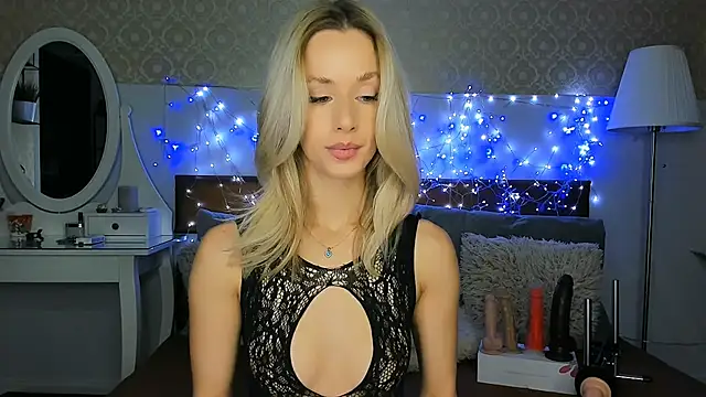 MiaBeeXX online show from October 3, 12:24 pm