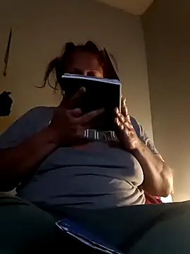 Snapshot of THEBEDroomdoOR chatting on December 7, 4:47 pm THEBEDroomdoOR online show from December 7, 4:47 pm