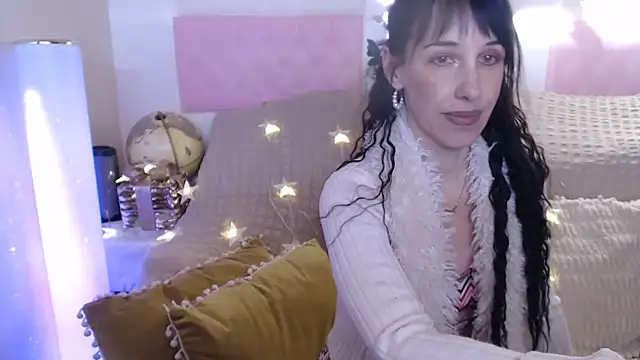 Snapshot of -carla- chatting on December 26, 8:28 am -carla- online show from December 26, 8:28 am