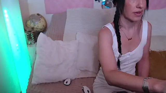 Snapshot of -carla- chatting on October 30, 3:13 pm -carla- online show from October 30, 3:13 pm