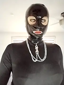 Snapshot of Fetish_Monster chatting on April 4, 4:48 pm Fetish Monster online show from April 4, 4:48 pm