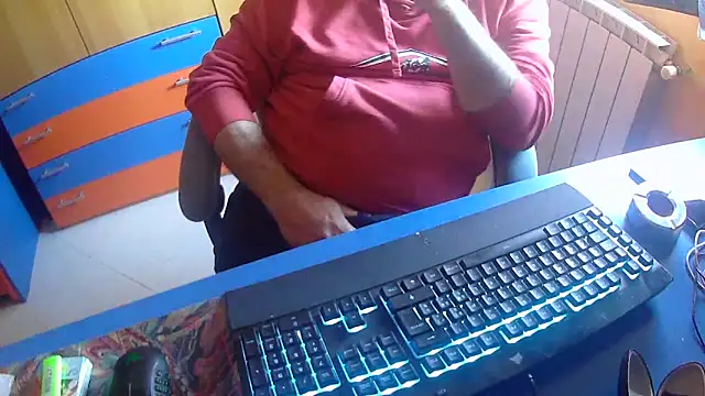 Snapshot of Tango128 chatting on May 9, 7:24 am Tango128 online show from May 9, 7:24 am
