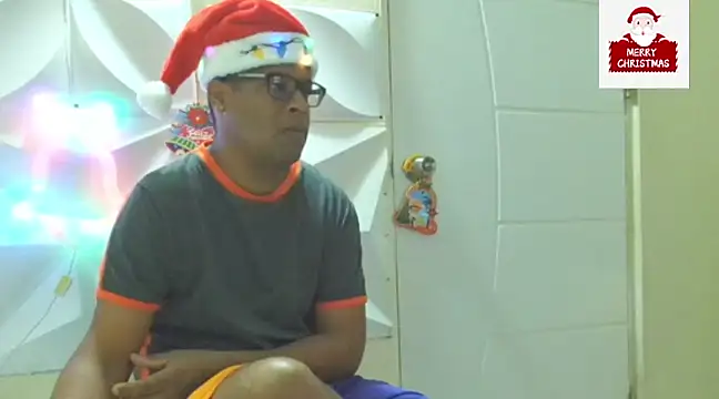 Snapshot of thesugar32 chatting on December 24, 1:06 pm thesugar32 online show from December 24, 1:06 pm