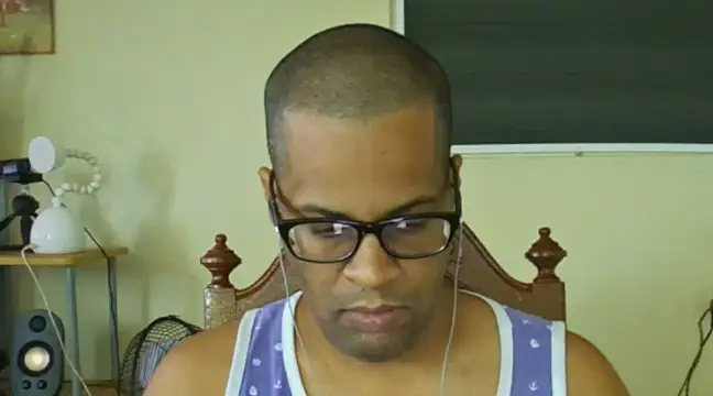 Snapshot of thesugar32 chatting on February 9, 12:30 pm thesugar32 online show from February 9, 12:30 pm