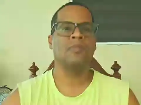 Snapshot of thesugar32 chatting on April 18, 1:26 pm thesugar32 online show from April 18, 1:26 pm