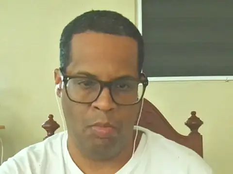 Snapshot of thesugar32 chatting on April 30, 12:22 pm thesugar32 online show from April 30, 12:22 pm