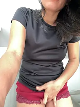 mahia queen online show from May 15, 3:19 pm