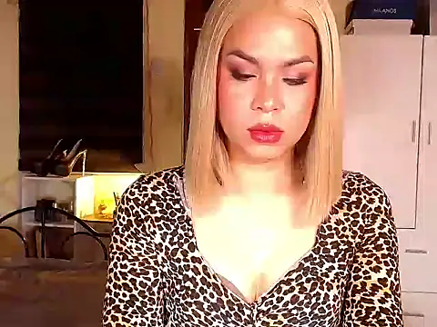 Snapshot of MistressLuna1 chatting on March 20, 7:04 pm MistressLuna1 online show from March 20, 7:04 pm
